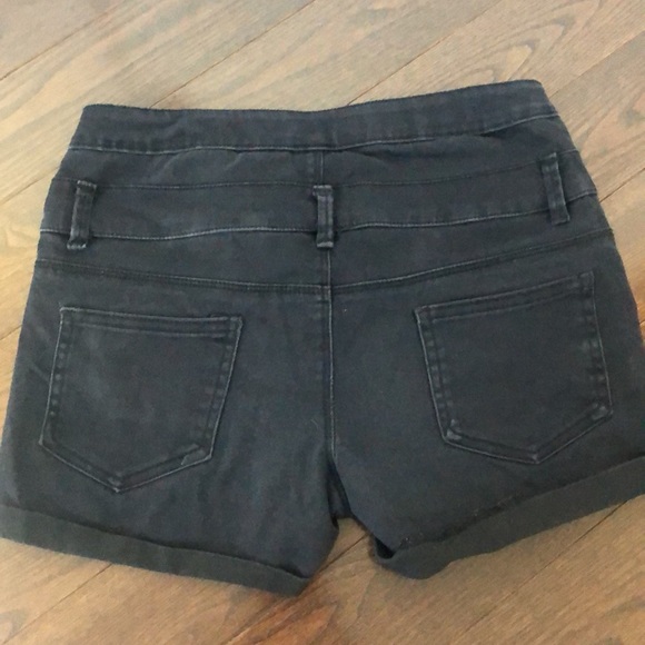 Girls black shorts - Picture 2 of 3